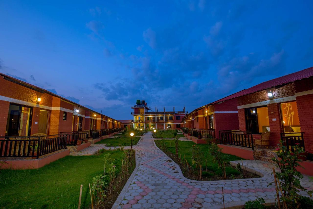 Hotel Vision Safari Pvt Ltd Sauraha Exterior foto