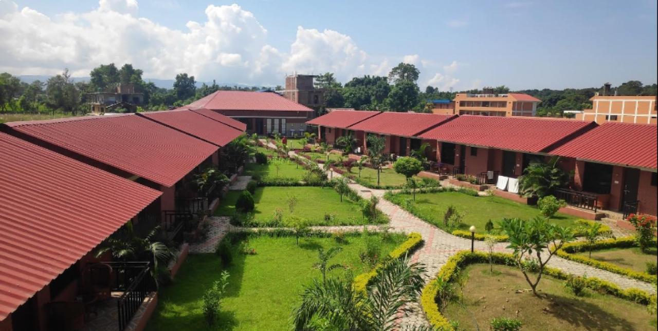 Hotel Vision Safari Pvt Ltd Sauraha Exterior foto