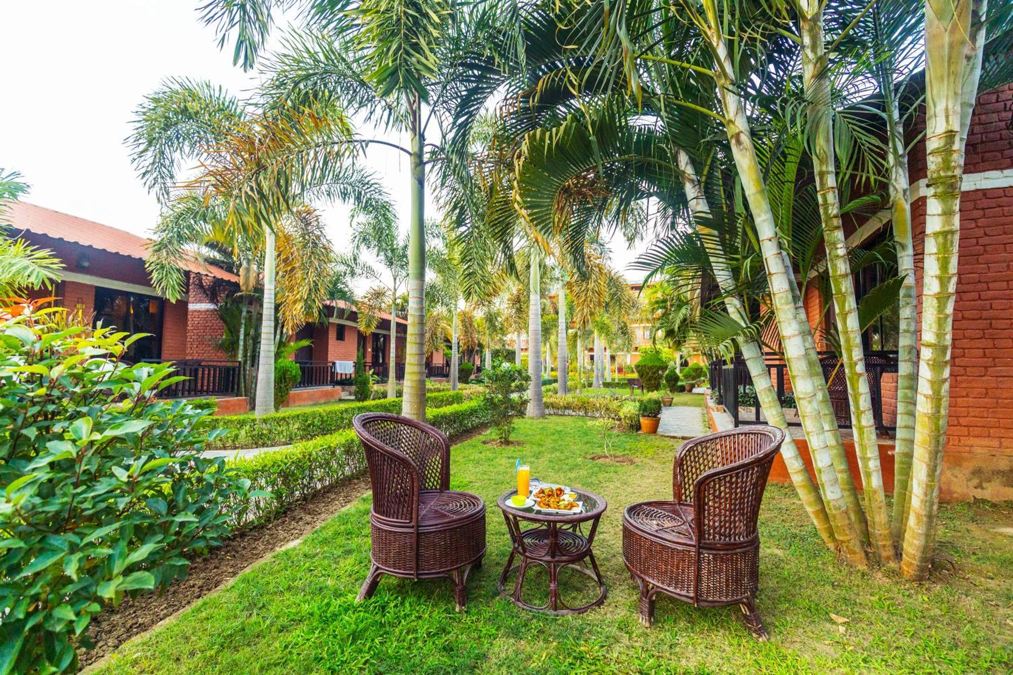 Hotel Vision Safari Pvt Ltd Sauraha Exterior foto
