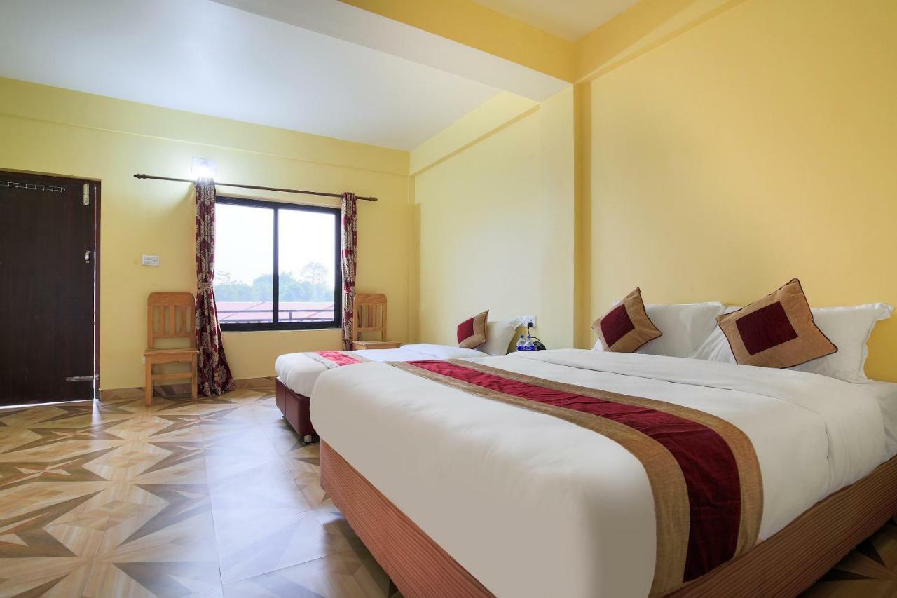 Hotel Vision Safari Pvt Ltd Sauraha Exterior foto