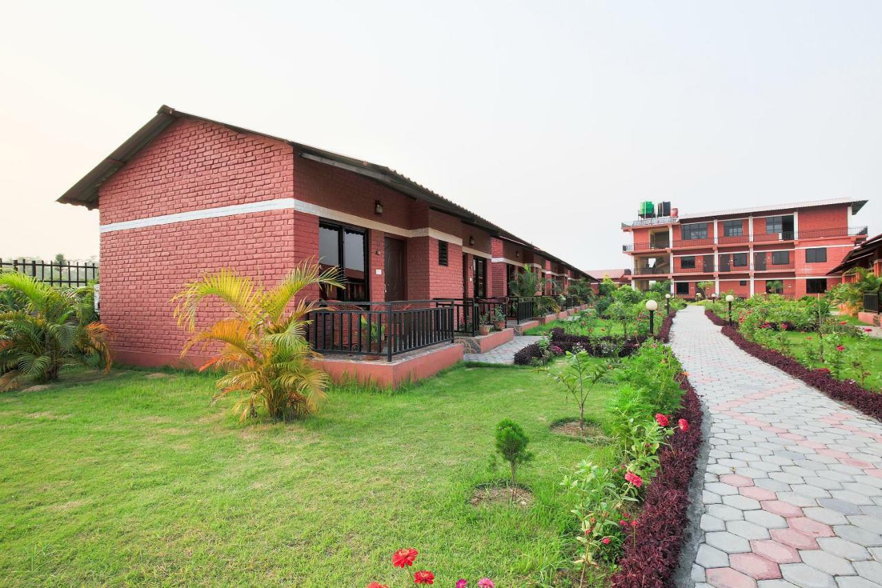 Hotel Vision Safari Pvt Ltd Sauraha Exterior foto